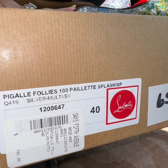 Christian Louboutin - Picture 8 of 9